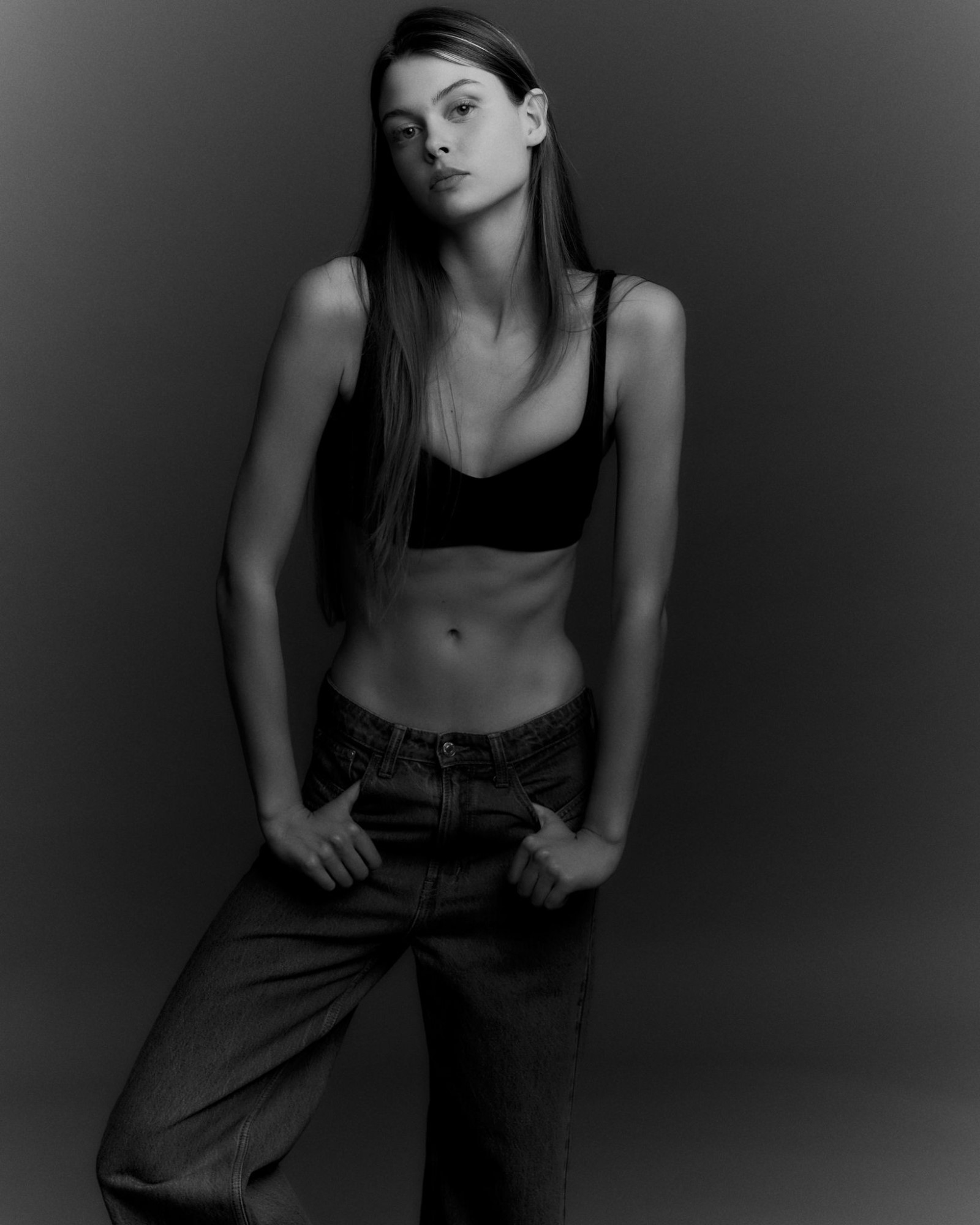 SIENNA MACHUTT photo