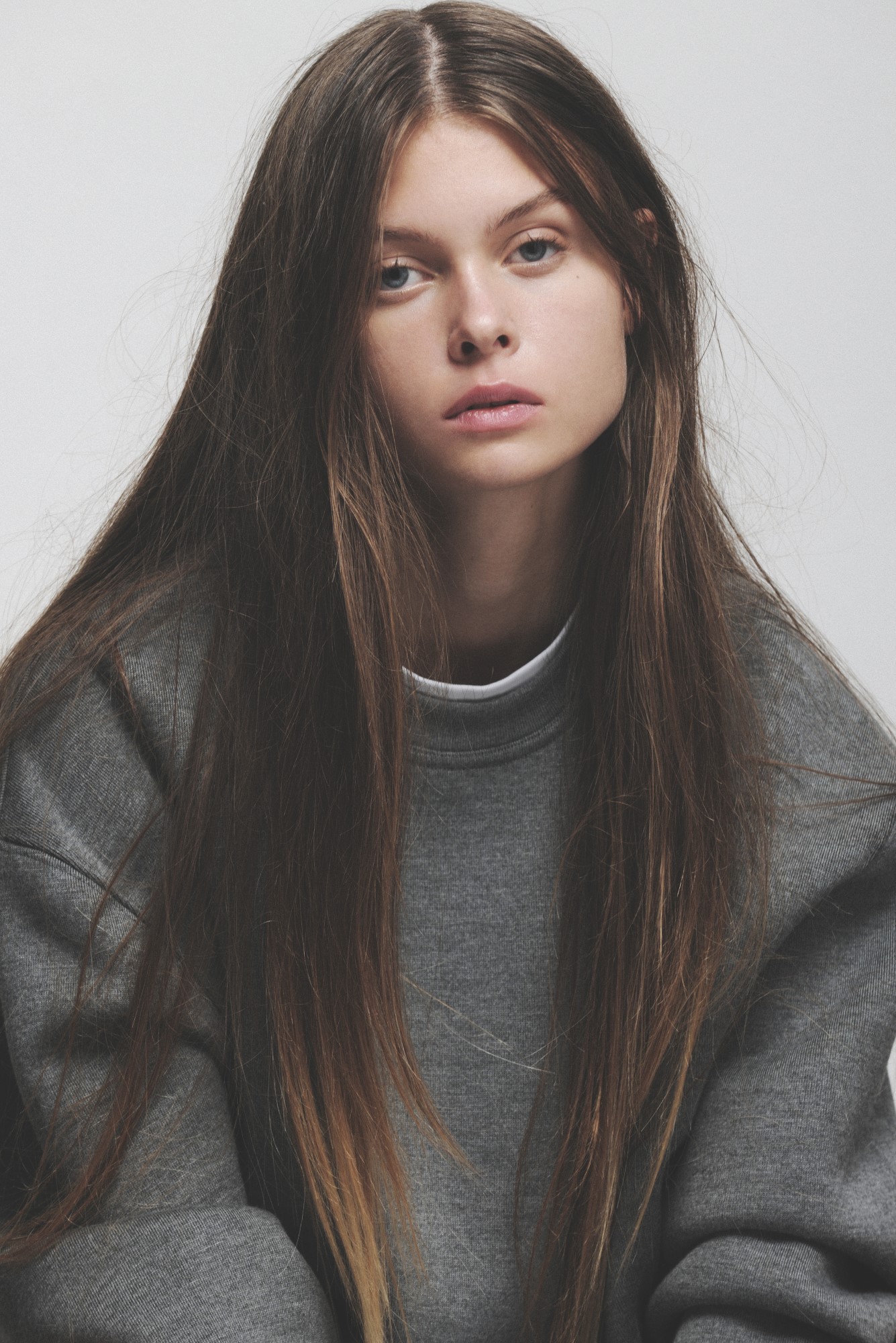 SIENNA MACHUTT photo
