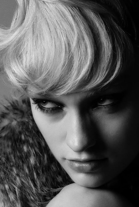 KATIE ROBINSON photo