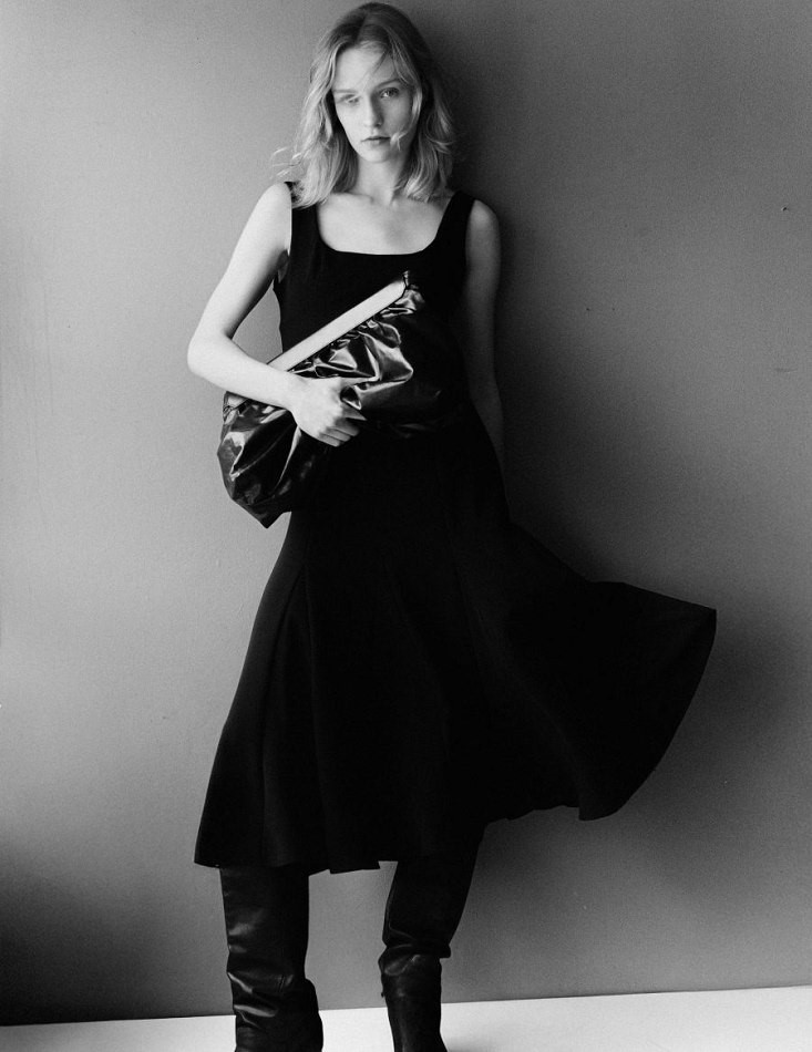 KATIE ROBINSON photo