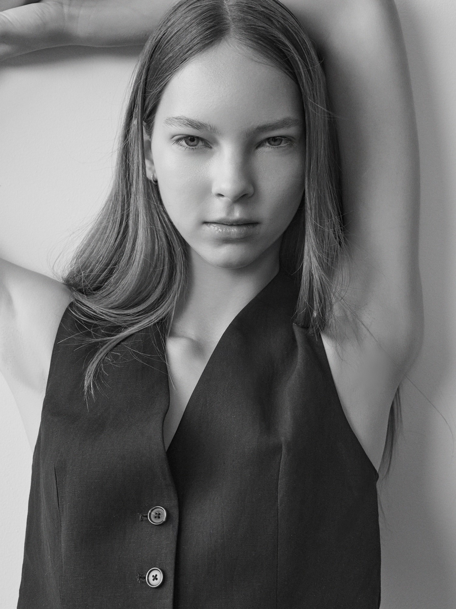NORA OTSLA photo