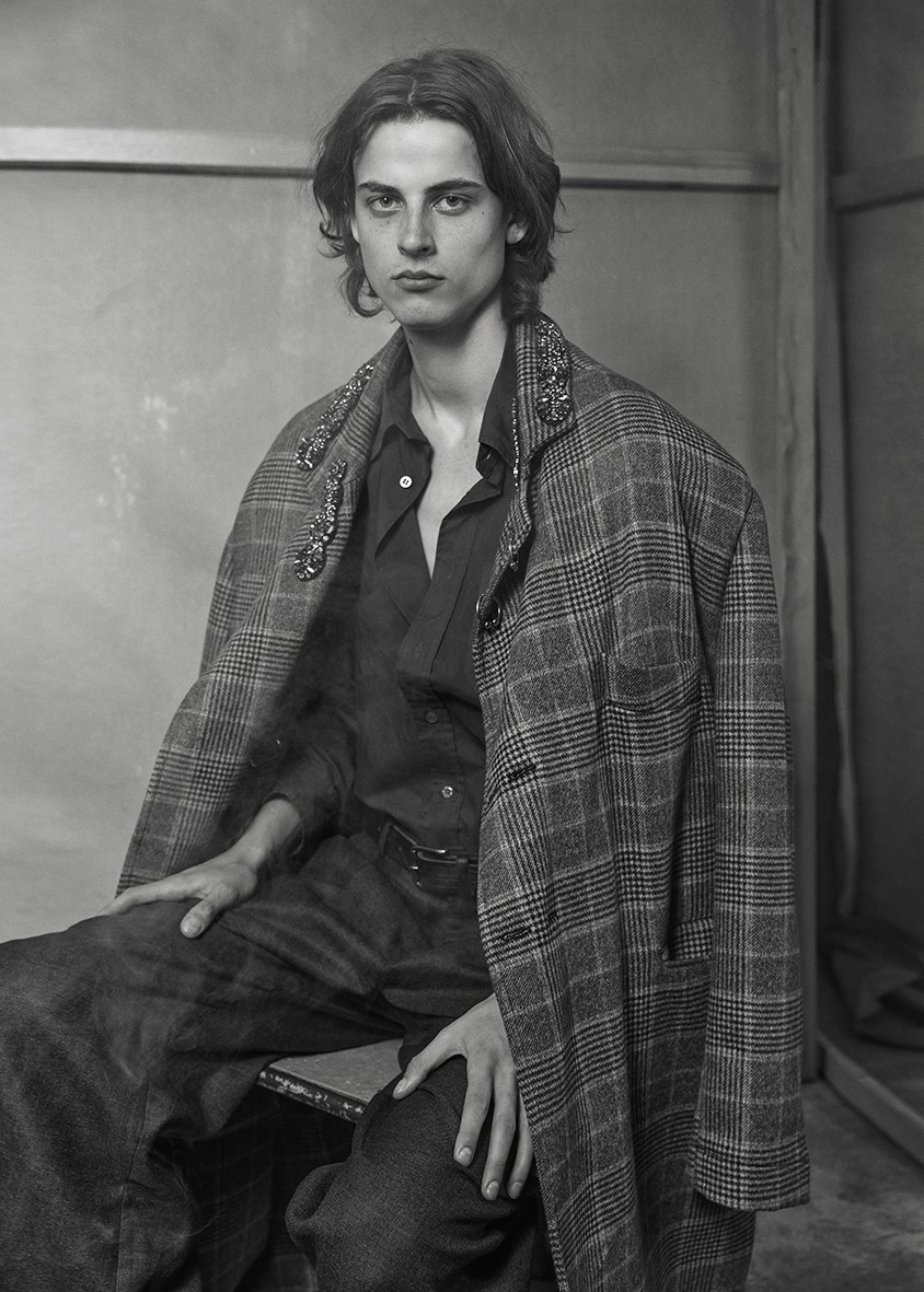 MILES BUCKLE photo