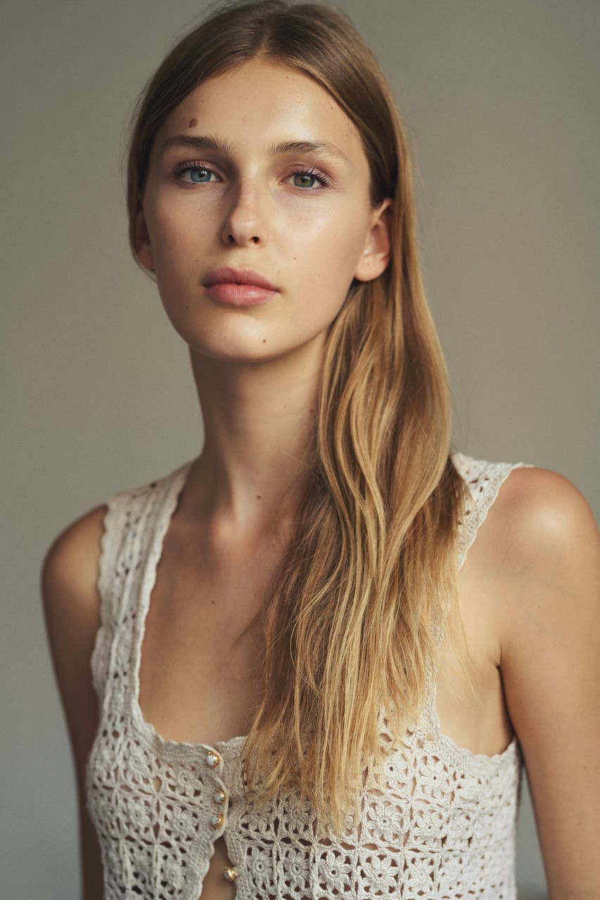 ELLA ROSSOUW photo