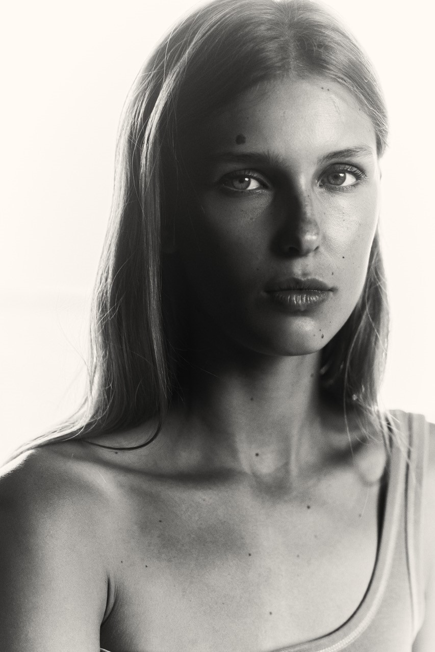 ELLA ROSSOUW photo