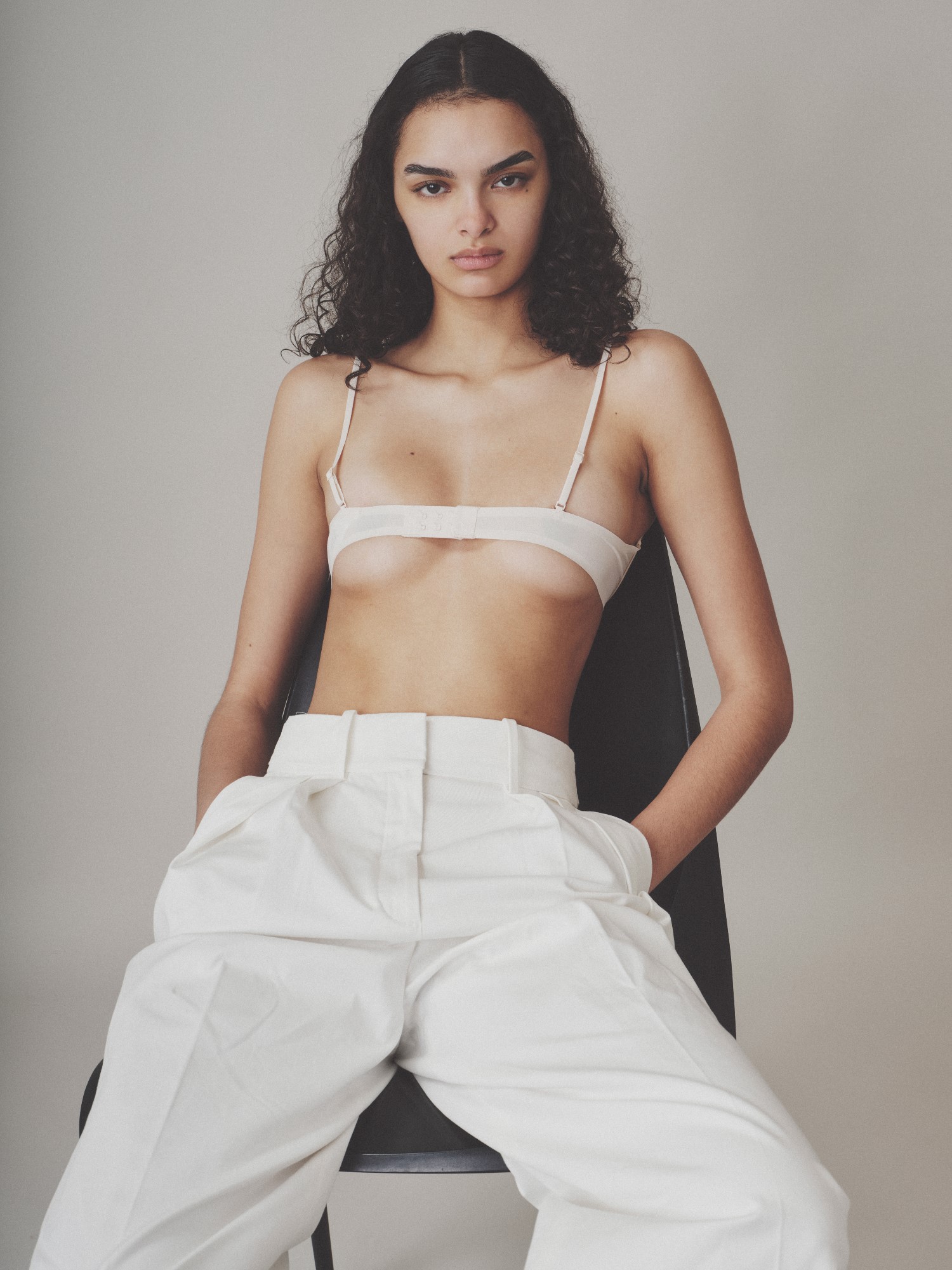 CARLI HERNANDEZ photo