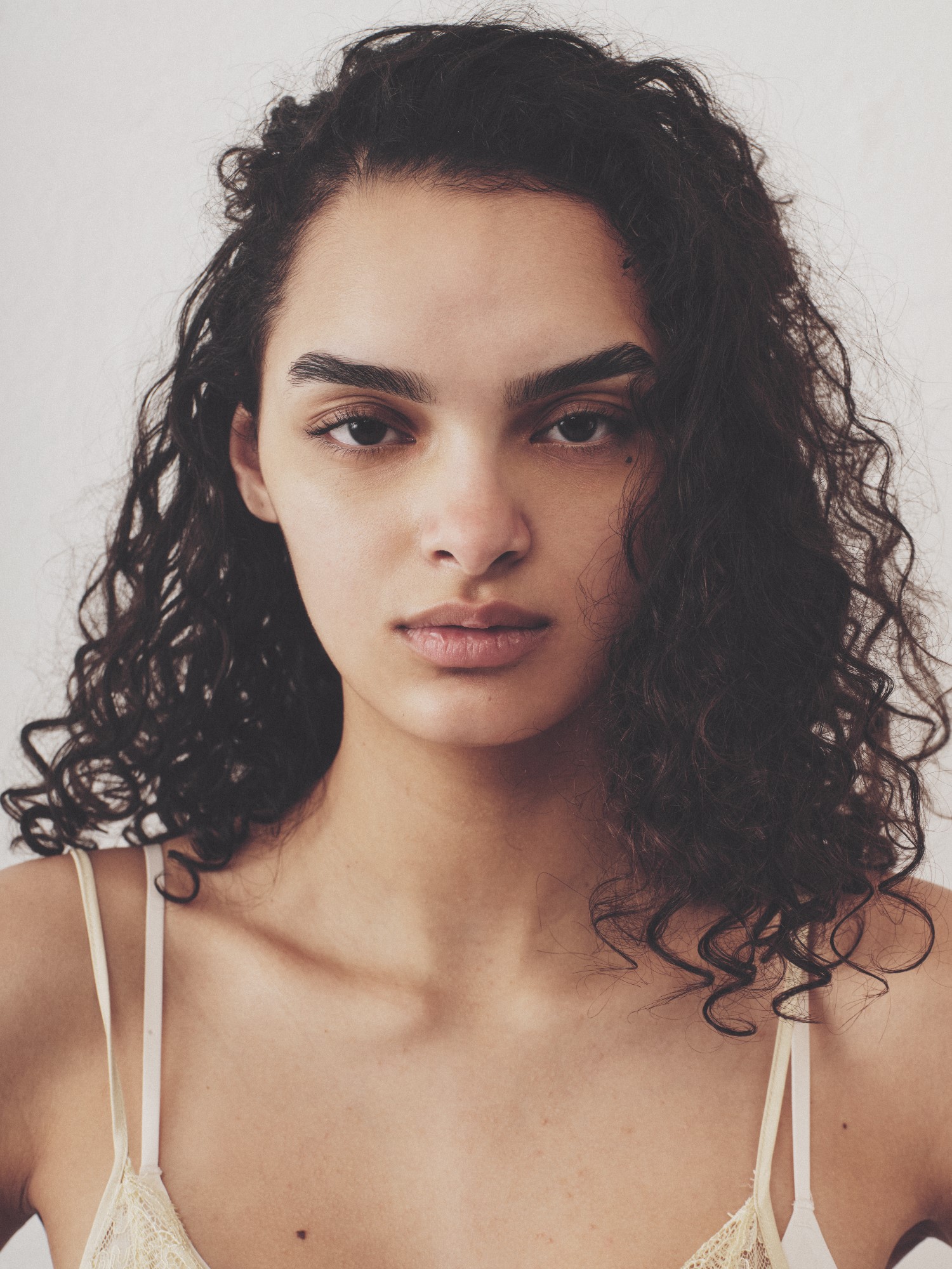 CARLI HERNANDEZ photo