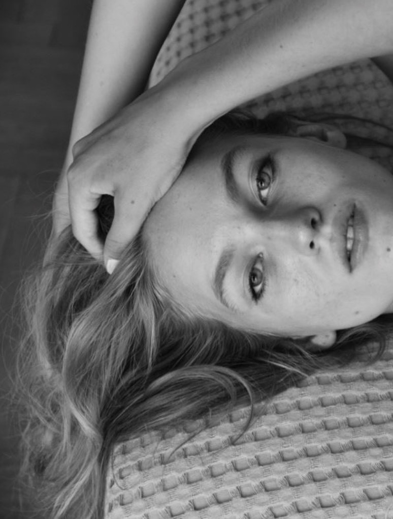 LILLY ALDEN photo