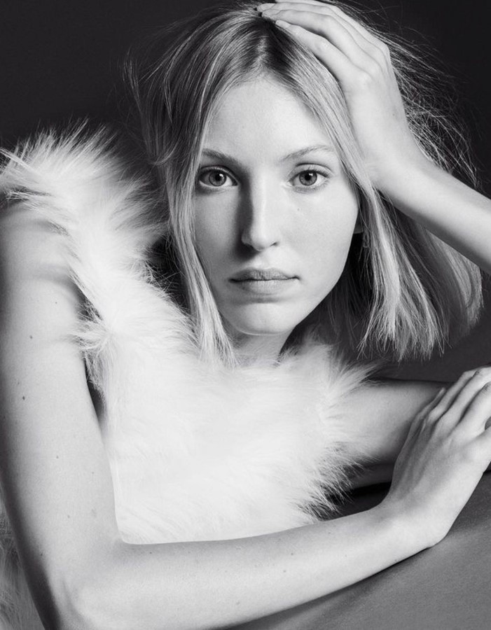 ELLA RICHARDS photo