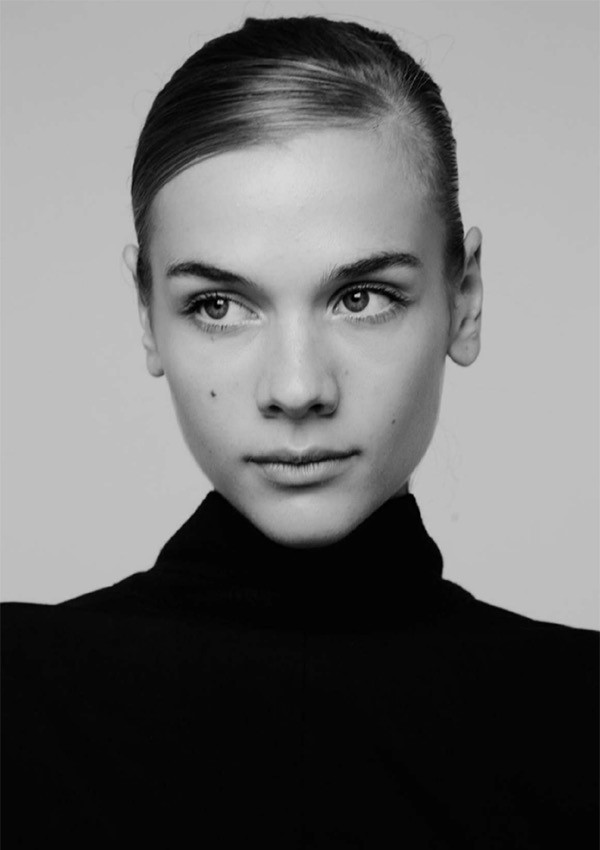 ARIANE GRANDI photo